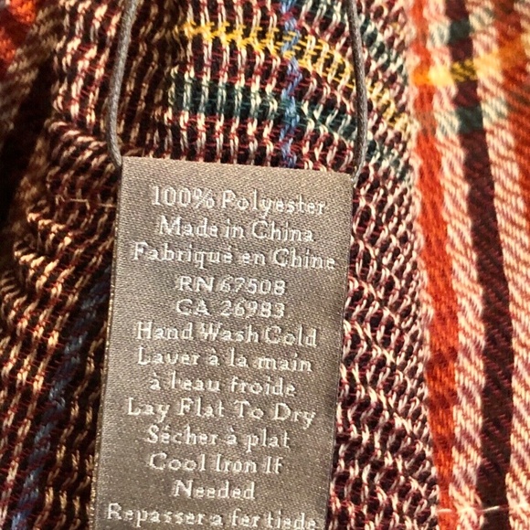 COPY - Vince Camuto Women's Brand New Burgundy Crinkle Plaid Infinity Scarf OS - Picture 7 of 7